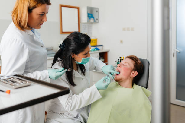 Best Emergency Dental Care for Broken or Chipped Teeth in Justice, IL